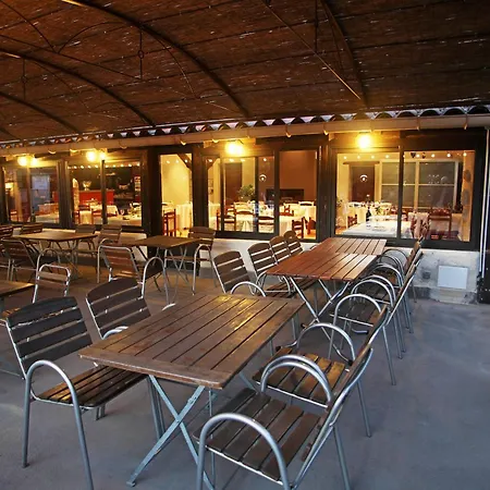 מלון Logis Restaurant L' Cigaloise