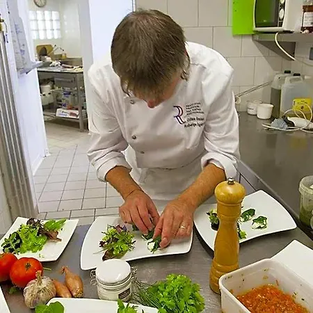 Logis Restaurant L' Cigaloise فندق 2*