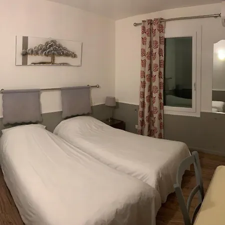 فندق Logis Restaurant L' Cigaloise