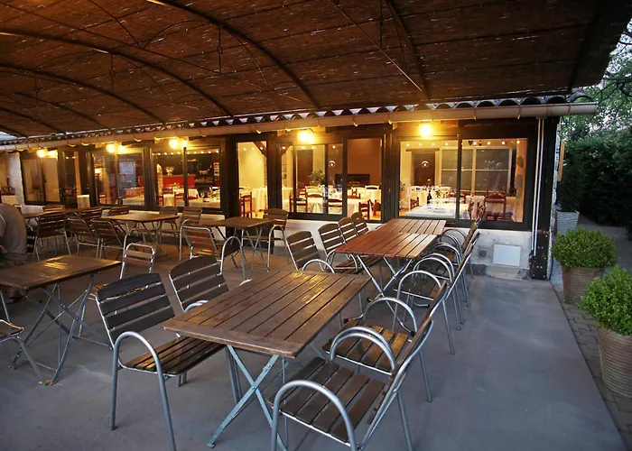 Hotel Logis Restaurant L' Cigaloise