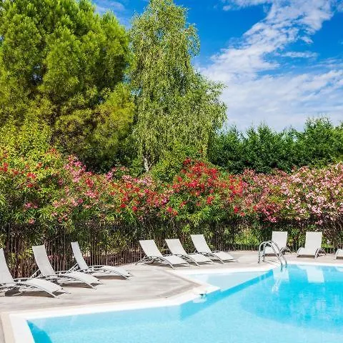 Logis Cigaloise Hotel 2*