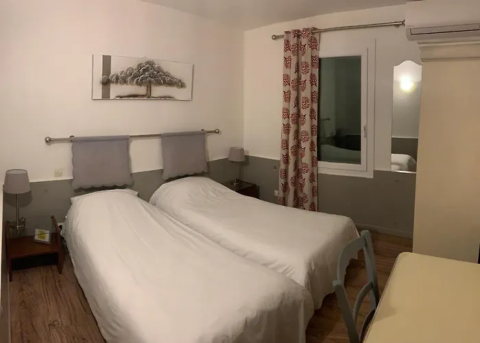Hotel Logis Cigaloise